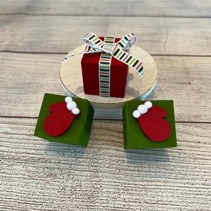 Handmade Farmhouse tray decor! Mittens